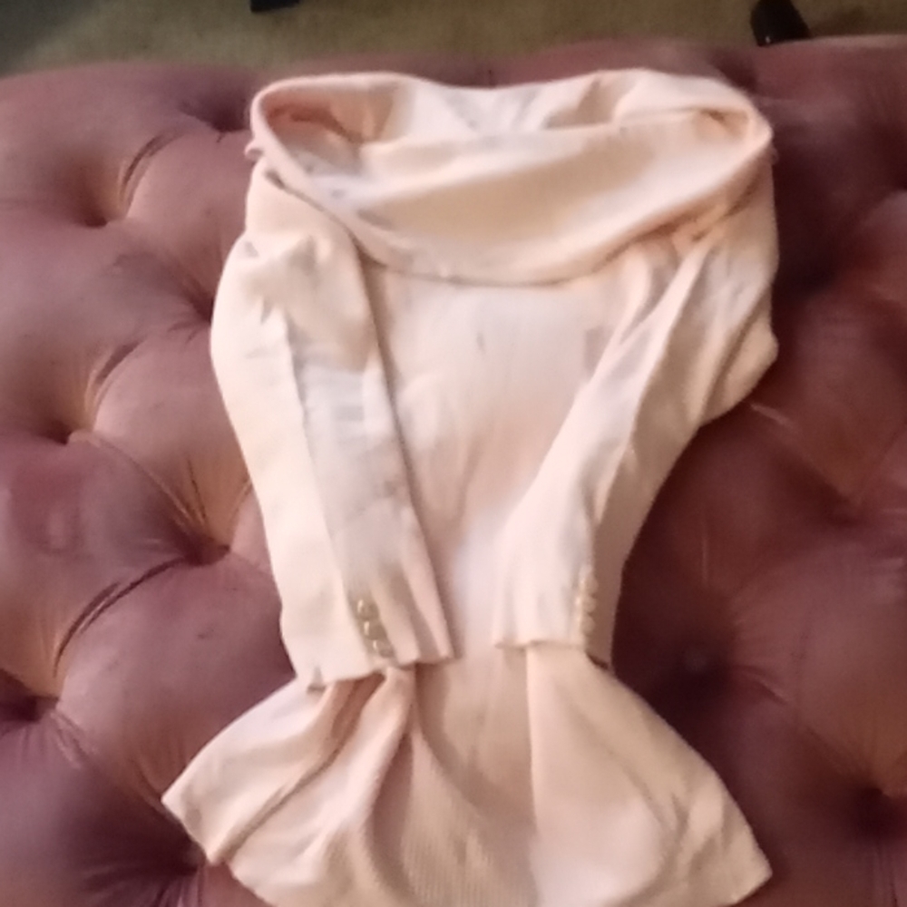 DONATING SOON Beautiful Peach Sweater